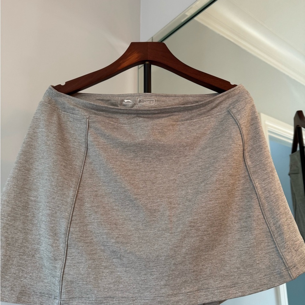 Slazenger‎ Golf Skort Gray with Pleated back Large - Picture 5 of 9